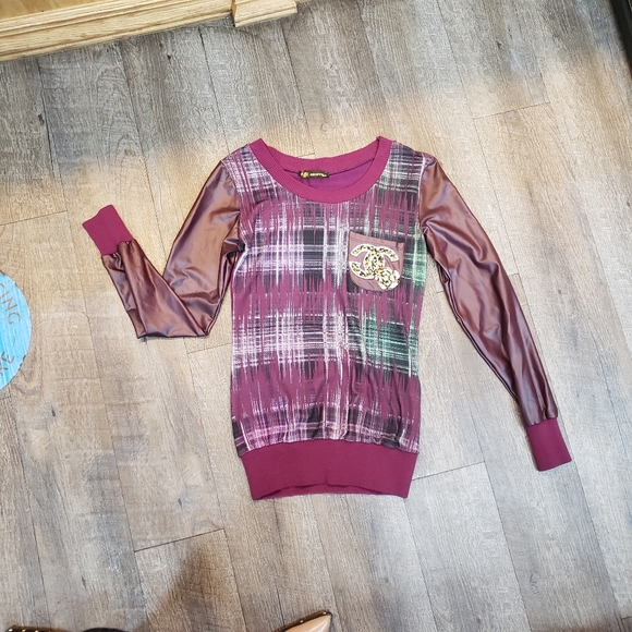 Tops - Picture 4 of 5